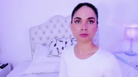 Agatha Mendoza online show from 12-27-24, 02:22