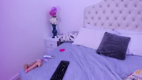 Agatha Mendoza online show from 12-30-24, 05:34