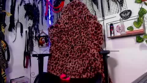 Agatha Fox online show from 12-18-24, 09:08