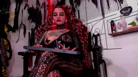 Agatha Fox online show from 12-20-24, 10:43