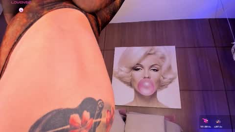 Snapshot of agattaduque chatting on 10-27-25, 12:04 online show from 10-27-25, 12:04