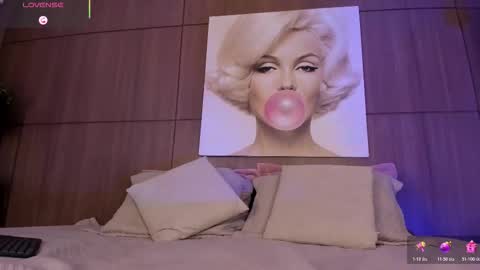 Snapshot of agattaduque chatting on 12-13-25, 11:43 online show from 12-13-25, 11:43