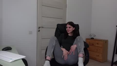 Agelina Lilly Laura online show from 01-19-25, 09:02