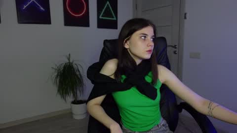 Agelina Lilly Laura online show from 01-21-25, 01:43