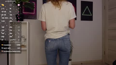 Agelina Lilly Laura online show from 02-19-25, 07:50