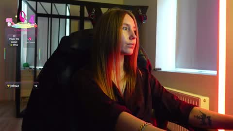 Agelina Lilly Laura online show from 10-12-25, 02:05