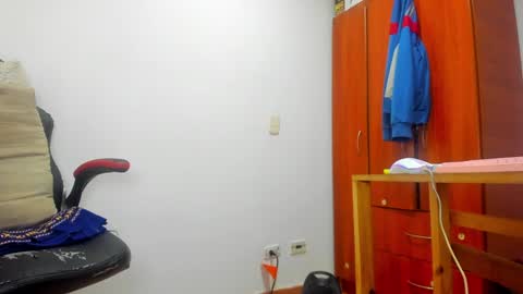 Agustin online show from 12-28-24, 07:54