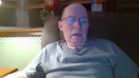 aguynrkfrd online show from 10-15-25, 08:58