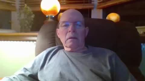 aguynrkfrd online show from 12-18-25, 10:10