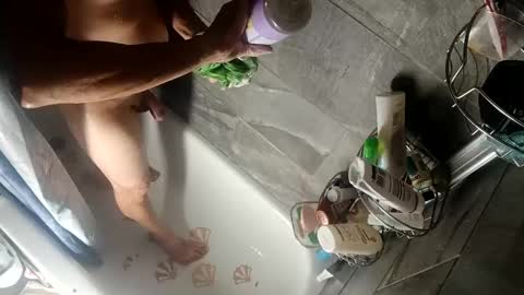 ahappyhippie online show from 12-19-24, 11:39