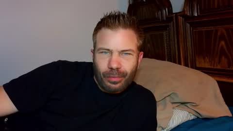 Snapshot of ahardman10 chatting on 03-01-26, 01:18 Blue Eyed Handsome Man online show from 03-01-26, 01:18
