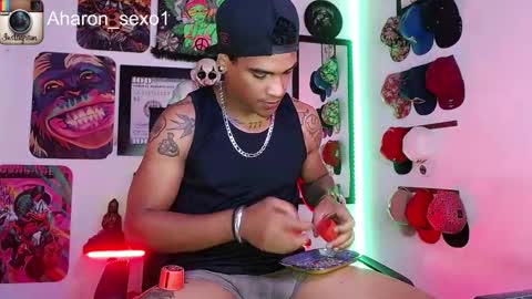 Snapshot of aharon_sexo1 chatting on 01-19-25, 02:47 Aharon  Zamora online show from 01-19-25, 02:47