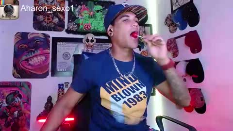 Snapshot of aharon_sexo1 chatting on 01-20-25, 03:15 Aharon  Zamora online show from 01-20-25, 03:15