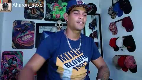 Snapshot of aharon_sexo1 chatting on 01-20-25, 07:25 Aharon  Zamora online show from 01-20-25, 07:25