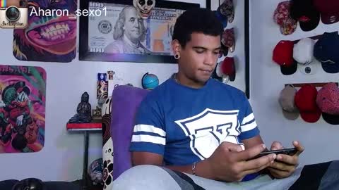 Snapshot of aharon_sexo1 chatting on 01-28-25, 07:00 Aharon  Zamora online show from 01-28-25, 07:00
