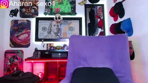Snapshot of aharon_sexo1 chatting on 02-14-25, 08:21 Aharon  Zamora online show from 02-14-25, 08:21