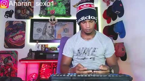 Snapshot of aharon_sexo1 chatting on 02-15-25, 06:12 Aharon  Zamora online show from 02-15-25, 06:12