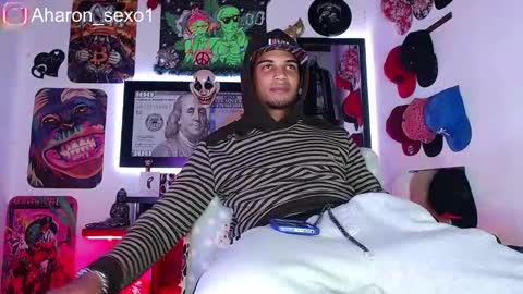 Snapshot of aharon_sexo1 chatting on 02-23-25, 06:39 Aharon  Zamora online show from 02-23-25, 06:39