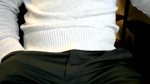 Snapshot of ahdjrucnsjwncnd chatting on 02-19-25, 07:48 Nick online show from 02-19-25, 07:48