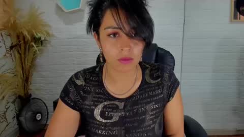 Snapshot of ahisha09 chatting on 03-06-25, 07:54 Ahisha online show from 03-06-25, 07:54