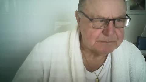 Ole online show from 12-12-24, 01:39