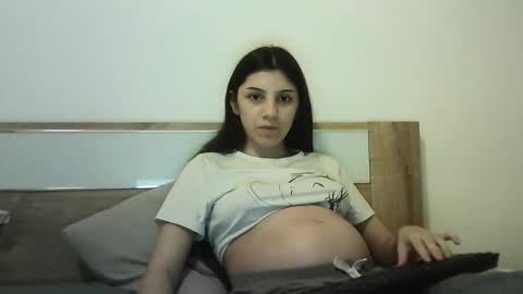 Selena online show from 11-05-25, 05:13