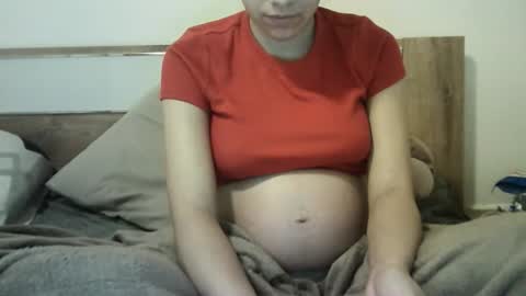 Selena online show from 11-21-25, 06:12