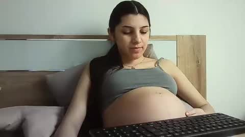 Selena online show from 11-27-25, 09:11