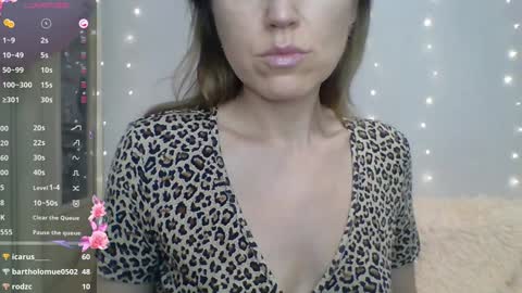 Snapshot of ahtena chatting on 12-22-24, 01:33 Ahtena online show from 12-22-24, 01:33