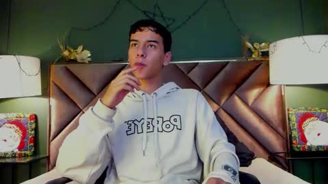 aiden_royce online show from 12-05-25, 06:22