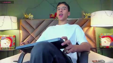 aiden_royce online show from 12-14-25, 06:08