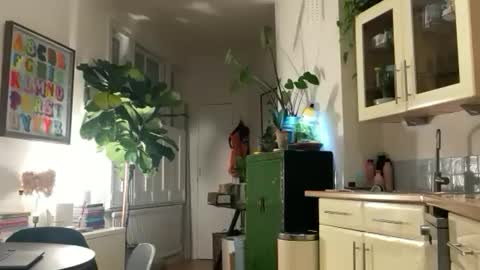 Spicyla online show from 11-14-25, 05:44