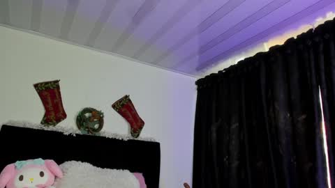 Snapshot of aihnoa_split chatting on 12-26-24, 12:27 AIHNOA online show from 12-26-24, 12:27