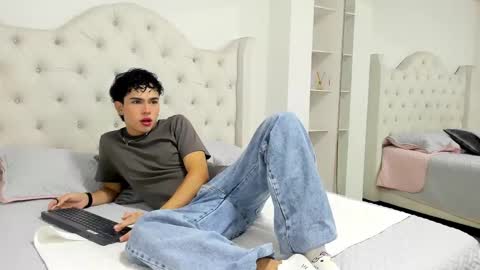 Aiden  online show from 01-25-25, 12:05