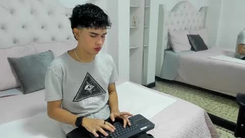 Aiden  online show from 01-27-25, 11:54