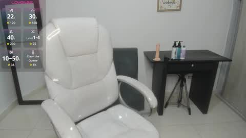 Snapshot of aiilyn_dss18 chatting on 10-04-25, 09:40 Ailyn online show from 10-04-25, 09:40