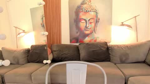 Alisson online show from 10-30-25, 07:36