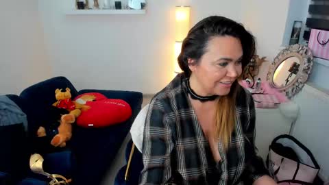 Aileen online show from 02-16-25, 06:43