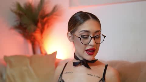  Aileen  online show from 11-24-25, 08:08