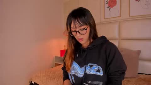 Aily Yozuko online show from 12-19-25, 02:40