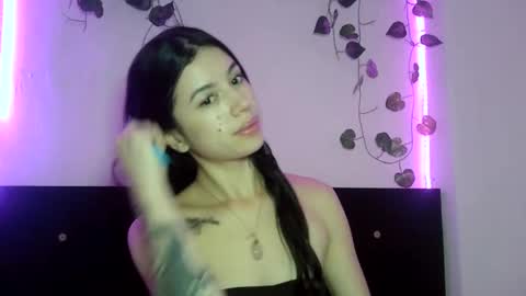 Snapshot of aine_ileana chatting on 12-17-24, 04:21 J online show from 12-17-24, 04:21