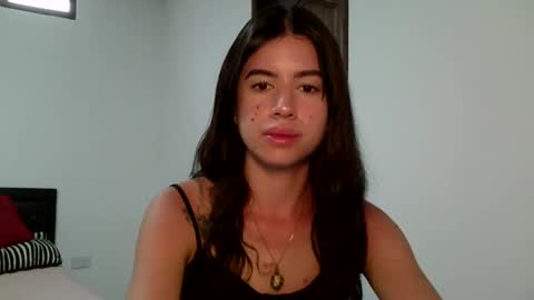 Snapshot of aine_ileana chatting on 09-08-25, 04:17 J online show from 09-08-25, 04:17