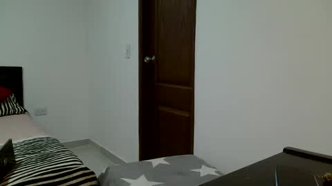 Snapshot of aine_ileana chatting on 09-12-25, 12:38 J online show from 09-12-25, 12:38