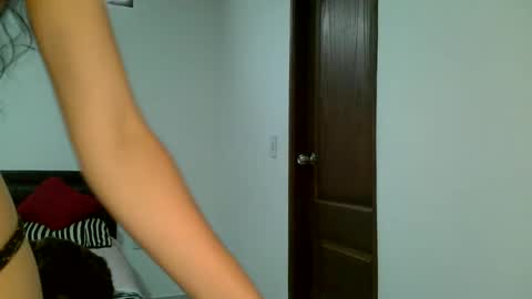 Snapshot of aine_ileana chatting on 09-17-25, 03:46 J online show from 09-17-25, 03:46