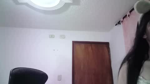 Snapshot of aineangeel chatting on 09-11-25, 12:11 AINE online show from 09-11-25, 12:11