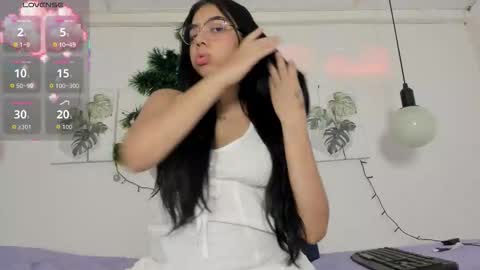 Ainoa  online show from 12-17-25, 12:33