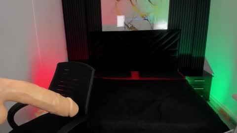 Airam Clair online show from 10-31-25, 09:05