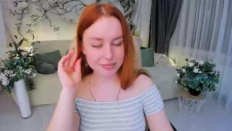 Louise online show from 11-05-25, 04:34