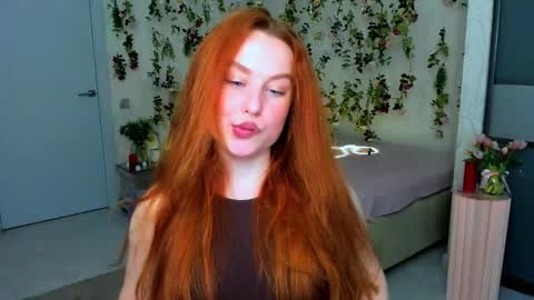 Snapshot of airysilhouette chatting on 05-24-26, 01:10 Louise online show from 05-24-26, 01:10