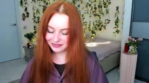 Snapshot of airysilhouette chatting on 06-03-26, 07:30 Louise online show from 06-03-26, 07:30